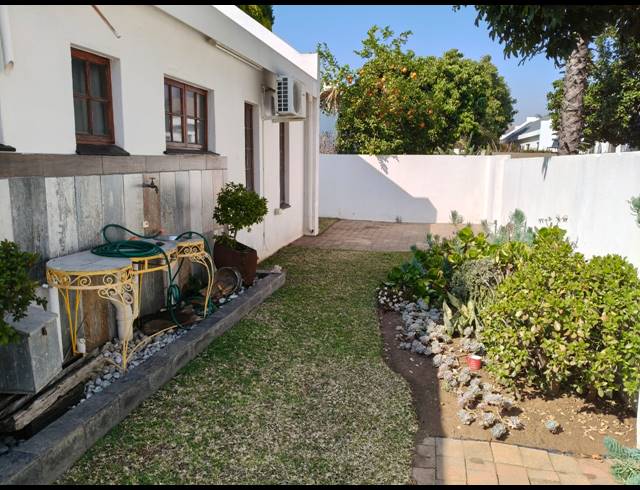 2 BEDROOM TOWNHOUSE FOR SALE IN PROTEA PARK